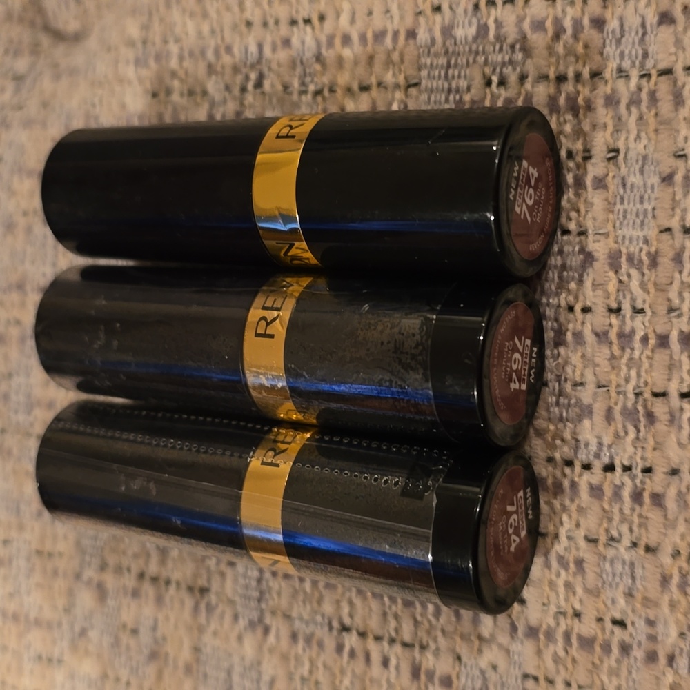 REVLON BRAND WOMEN'S SUPER LUSTROUS LIPSTICK BUNDLE OF 3